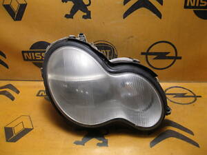 Б/У Фара передняя правая MERCEDES-BENZ C-CLASS W203 A2038200261