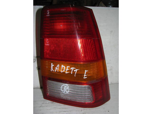 Б/у фонарь задний правый Opel Kadett E хб -арт№17233-