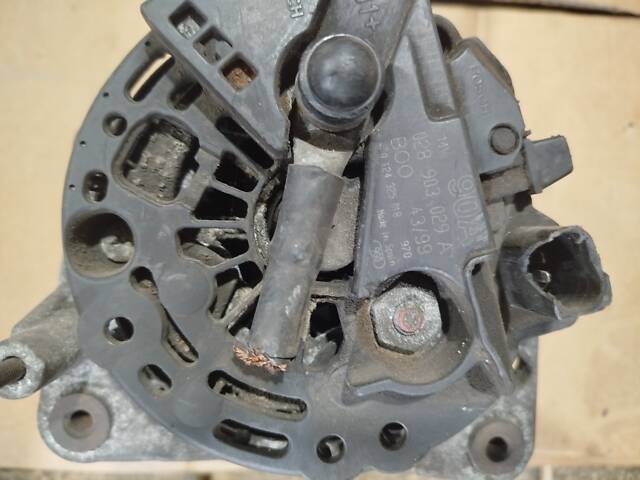Б/у генератор Audi A4 B5 1.8 T 70A 1997-2000 0123310022, 058903016 - Фото 2