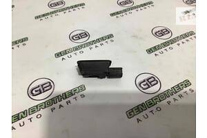 б/у Кнопка открытия багажника Land Rover Range Rover Evoque L538 2013 LR029038