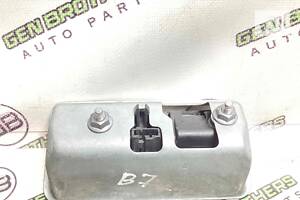 Кнопка відкриття багажника Volkswagen Passat B7 USA 5N0827566