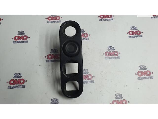 б/у Корпус кнопок Opel Movano 1998-2003 7700351884