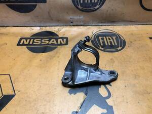 Б/У Кронштейн подвесного подшипника полуоси правой RENAULT KANGOO 1.5dCi LOGAN Nissan Kubistar 8200684534