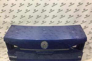 б/у Крышка багажника, дверь багажника Volkswagen Passat B8 USA 2016 561827025L