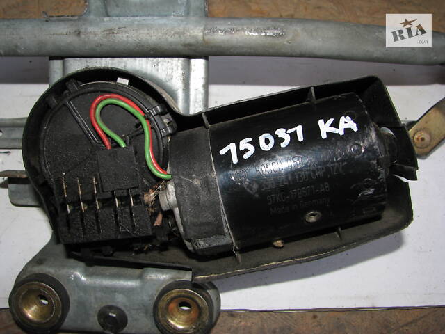 Б/у моторчик стеклоочистителя Ford Ka, 97KG17B571AB, BOSCH 0390241136 -арт№15031-