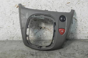 Б/У НАКЛАДКА ДЕКОРАТИВНАЯ  RENAULT SCENIC II 8200337175