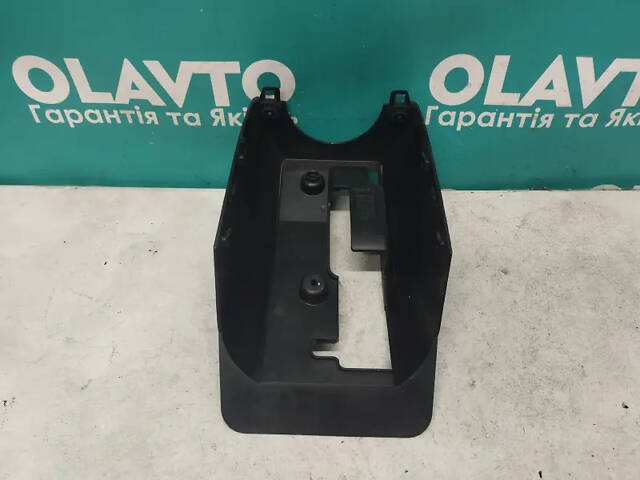 Б/у Накладка рульової колонкі нижня. Chevrolet Bolt на Chevrolet Bolt EV 2017-2021 - Фото 4