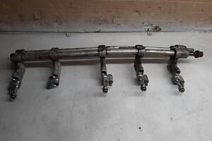 Б/у Паливна рампа 070133317C Volkswagen Transporter/ Фольксваген Транспортер