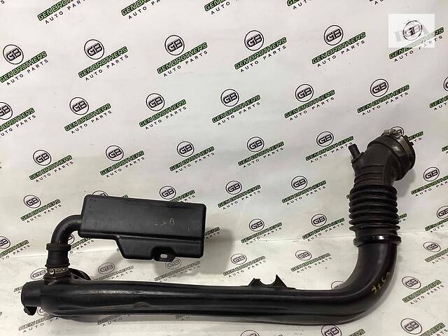 Патрубок воздушного фильтра Jeep Cherokee KL 14-18 2015 68211695AB б/у