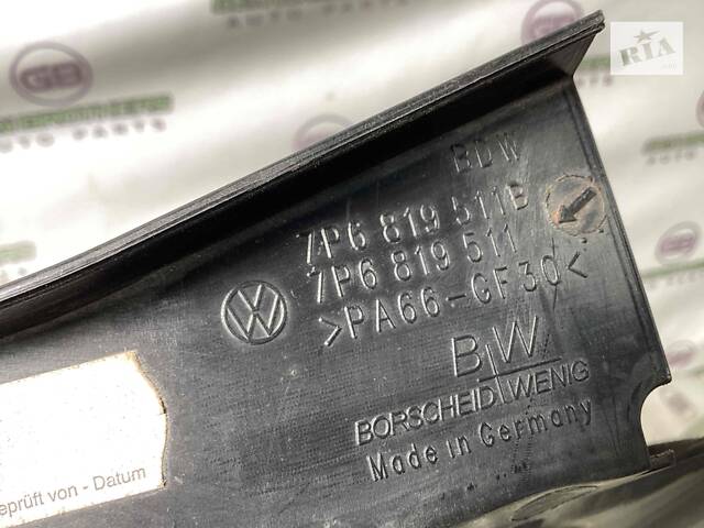 б/у Пластик моторного отсека Volkswagen Touareg 2013 7P6819511