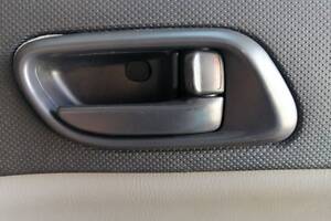 Б/У Ручка двери внутренняя передняя правая Subaru Forester 61051SA001ML