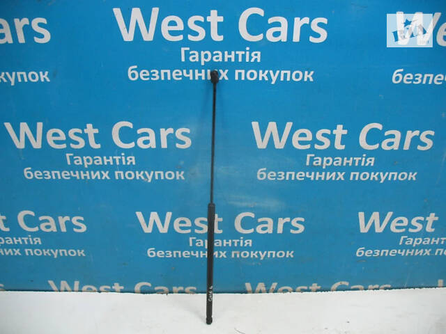 Б/в Амортизатор капота на Volkswagen Golf VI 2008-2012