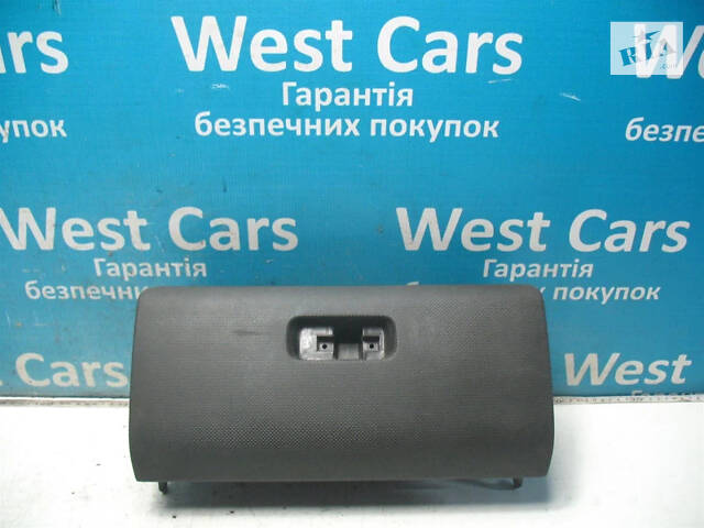 Б/в Бардачок торпедо (сіра кришка) на Mitsubishi Pajero Wagon 2000-2002