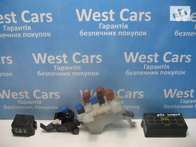 Б/в Блок реле на Nissan X-Trail 2001-2007