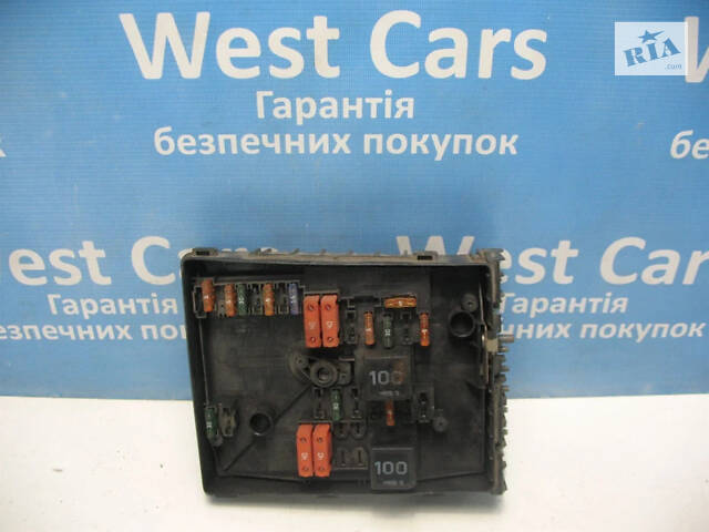 Б/в Блок запобіжників на Volkswagen Caddy 2004-2015