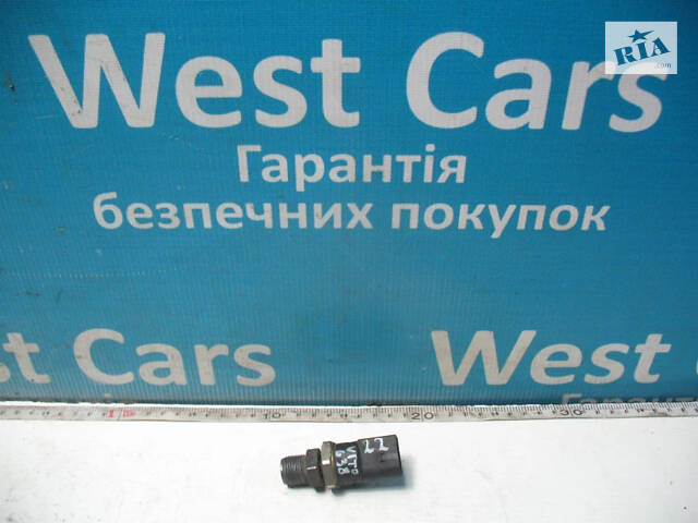 Б/в Датчик тиску палива в рейці 2.2 CDi (Bosch). на Mercedes-Benz Vito. Купуй найкраще! 1996-2003