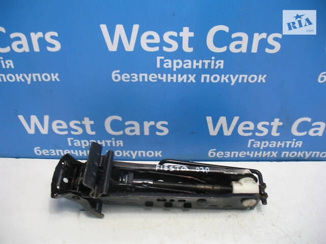 Б/в Домкрат на Ford Fiesta 2002-2008