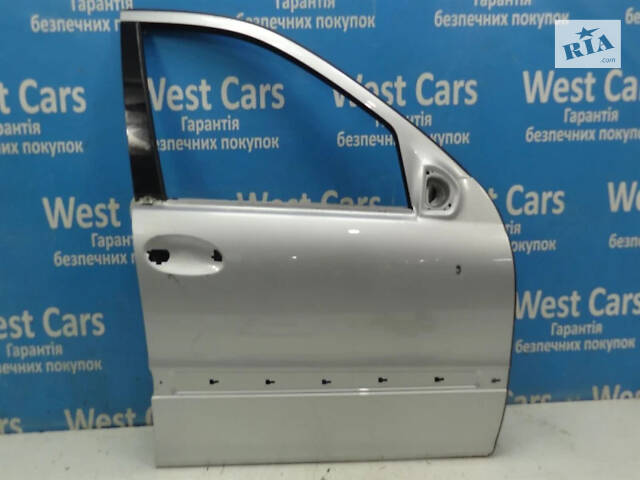 Б/в Двері передні праві світло-сірі на Mercedes-Benz C-Class 2000-2007 - Фото 1