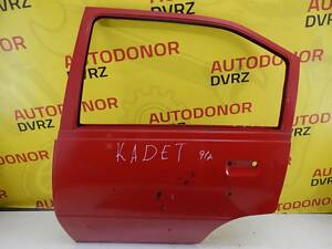 Б/в Двері задні ліві червоні хетчбек на Opel Kadett 1984-1991