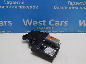 Б/в Двигун переднього правого склопідйомника 8к. 14к. 4к на Volvo V50 2004-2012