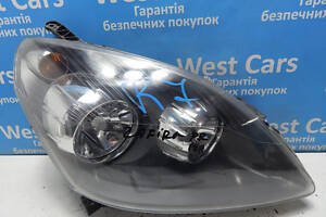 Б/в Фара права темна на Opel Zafira  2008-2011