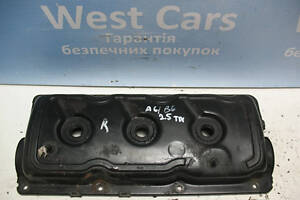 Б/в Клапанна кришка права 2.5TDI на Audi A4 2001-2004