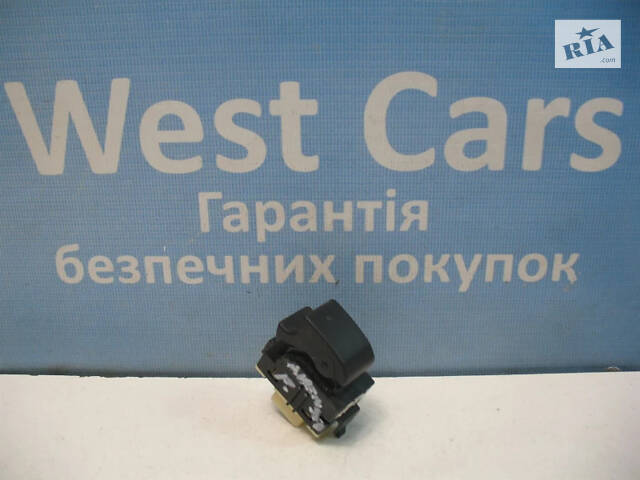 Б/в Кнопка склопідйомника на Toyota Avensis 2003-2008