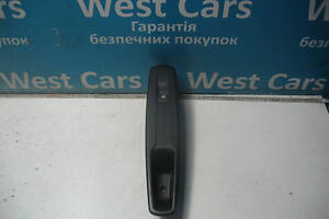 Б/в Кнопка склопідйомника передніх правих дверей на Renault Grand Scenic 2009-2016