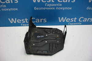 Б/в Корпус (кріплення. підставка) під акумулятор на Suzuki Swift 2005-2010