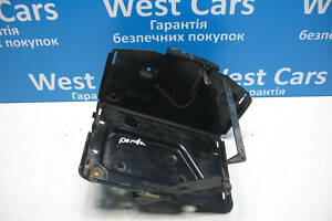 Б/в Корпус під АКБ на Fiat Panda 2003-2012