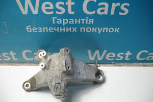 Б/в Кронштейн двигуна правий 4.0TDI ASE на Audi A8 2003-2007