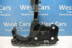 Б/в Кронштейн фари лівий на Renault Grand Scenic 2003-2009