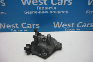 Б/в Кронштейн Гура 1.2b на Nissan Kubistar 2003-2008