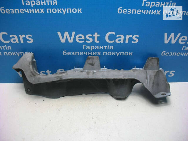 Б/в Кронштейн крила переднього правого на Renault Kangoo 2008-2012