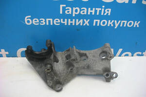 Б/в Кронштейн кріплення генератора 1.5dci на Nissan Kubistar 2003-2008