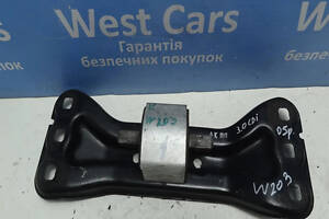 Б/в Кронштейн/опора АКПП ззаду 3.0CDi на Mercedes-Benz C-Class 2005-2007