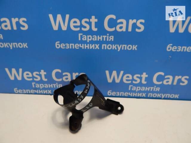 Б/в Кронштейн паливного фільтра 2.2CDI на Mercedes-Benz C-Class 2001-2007