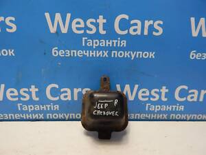 Б/в Кронштейн переднього бампера на Jeep Cherokee 2001-2008