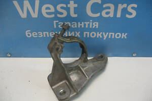 Б/в Кронштейн промвалу 1.5DCi на Renault Scenic 2003-2008