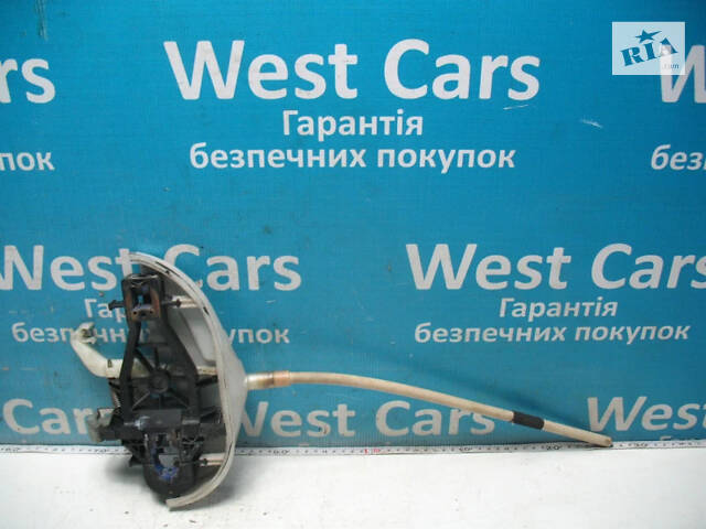 Б/в Кронштейн ручки правих зсувних дверей на Volkswagen Caddy 2004-2008