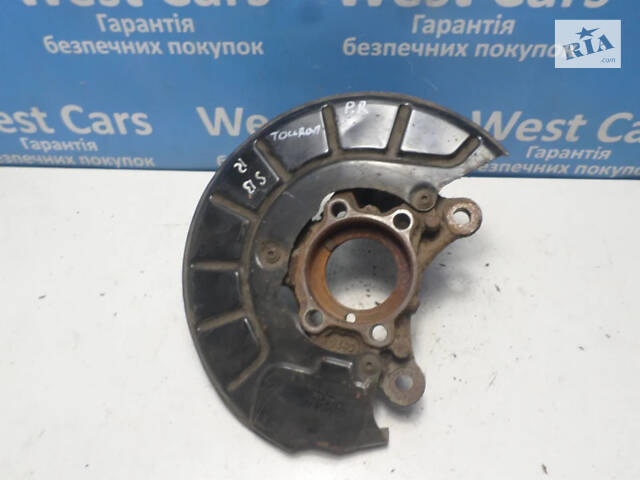 Б/в Кулак поворотний передній правий з датчиком ABS d55mm на Volkswagen Touran 2003-2010