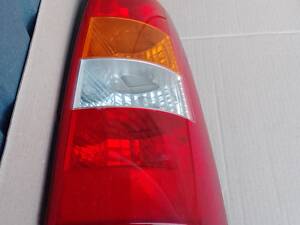 Б/в ліхтар задній ПРАВИЙ з ДЕФЕКТОМ для Opel Astra G універсал 1998-2004