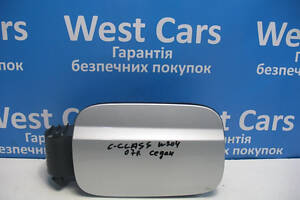 Б/в Лючок паливного баку 3.0D седан на Mercedes-Benz C-Class. Купуй найкраще! 2007-2010