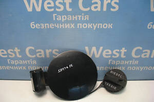 Лючок топливного бака черный (DIESEL) б/у на Hyundai Santa FE. Гарантия качества! 2001-2006