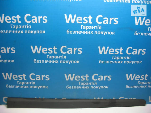 Б/в Молдинг передніх правих дверей на Mercedes-Benz Vito 2003-2013