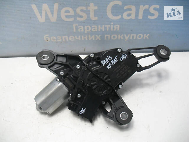 Б/в Моторчик склоочисника кришки багажника хетчбек на Toyota Yaris 2005-2011