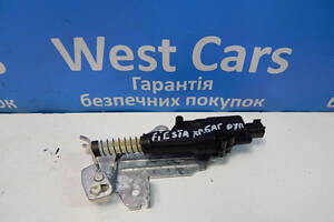 Б/в Моторчик замка кришки багажника на Ford Fiesta 2002-2008