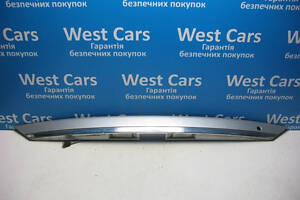 Б/в Накладка кришки багажника (панель підсвічування номера) на SsangYong Rodius 2004-2013