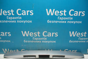 Б/в Накладка кришки багажника (панель підсвічування номера) сіра на Peugeot 207 2006-2009