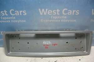 Б/в Накладка кришки багажника під номерний знак седан на Audi A8 1994-2002